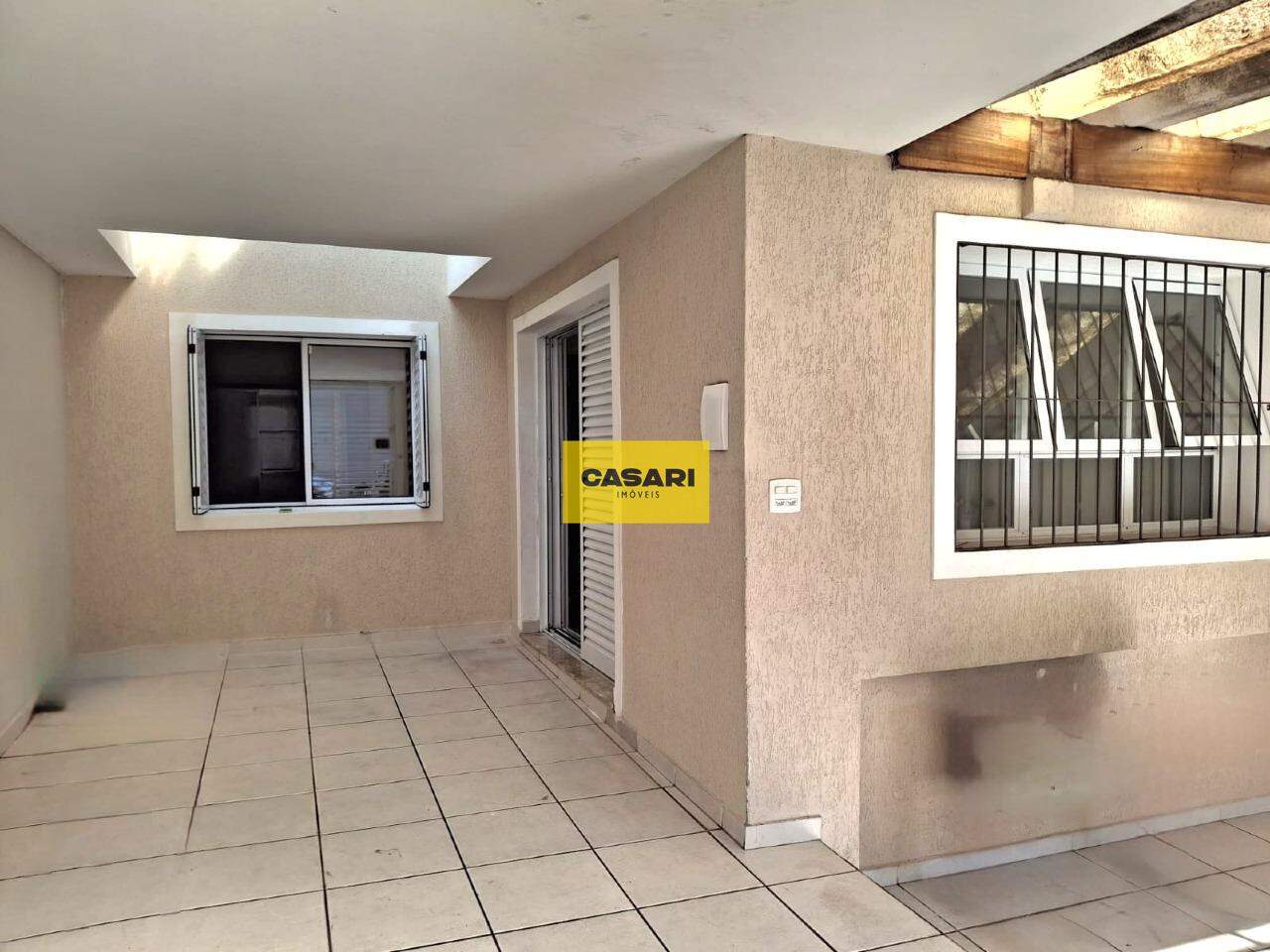 Casa Assobradada para à venda no bairro Santa Terezinha, São Bernardo do Campo - Casari Imóveis: 