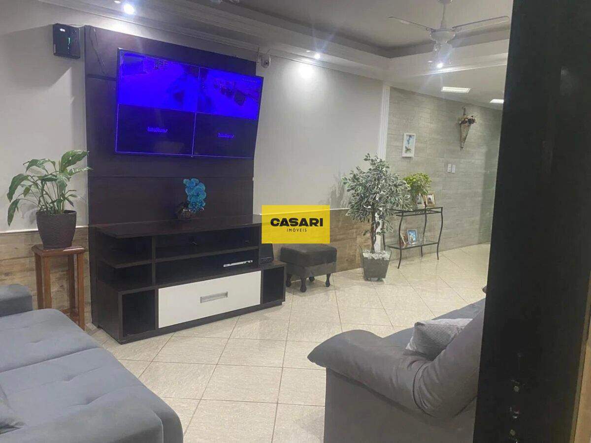 Sobrado para à venda no bairro Montanhão, São Bernardo do Campo - Casari Imóveis: 