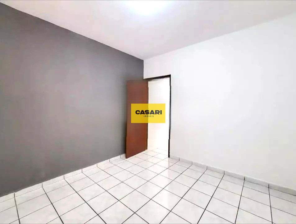 Casa Assobradada para aluguel no bairro Baeta Neves, São Bernardo do Campo - Casari Imóveis: 