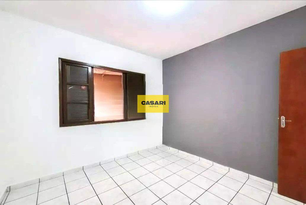 Casa Assobradada para aluguel no bairro Baeta Neves, São Bernardo do Campo - Casari Imóveis: 