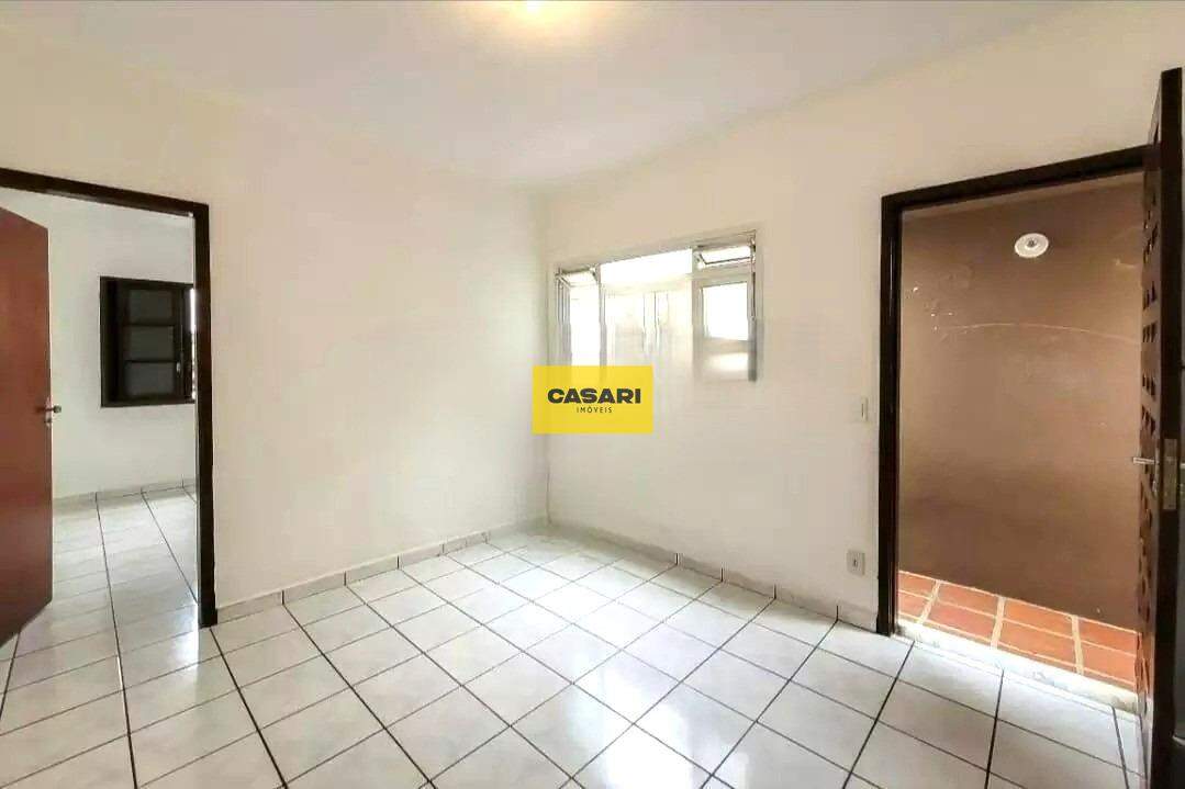 Casa Assobradada para aluguel no bairro Baeta Neves, São Bernardo do Campo - Casari Imóveis: 