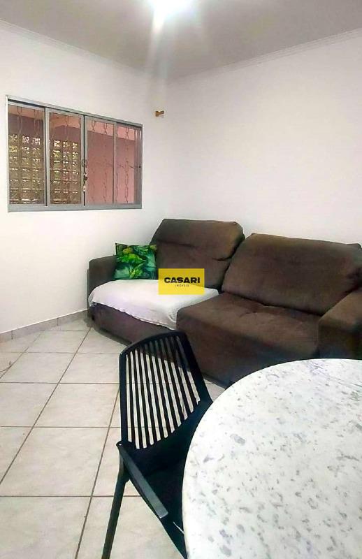 Casa para à venda no bairro Vila Assunção, Santo André - Casari Imóveis: 