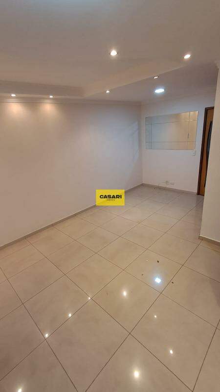 Apartamento para aluguel no bairro Baeta Neves, São Bernardo do Campo - Casari Imóveis: 