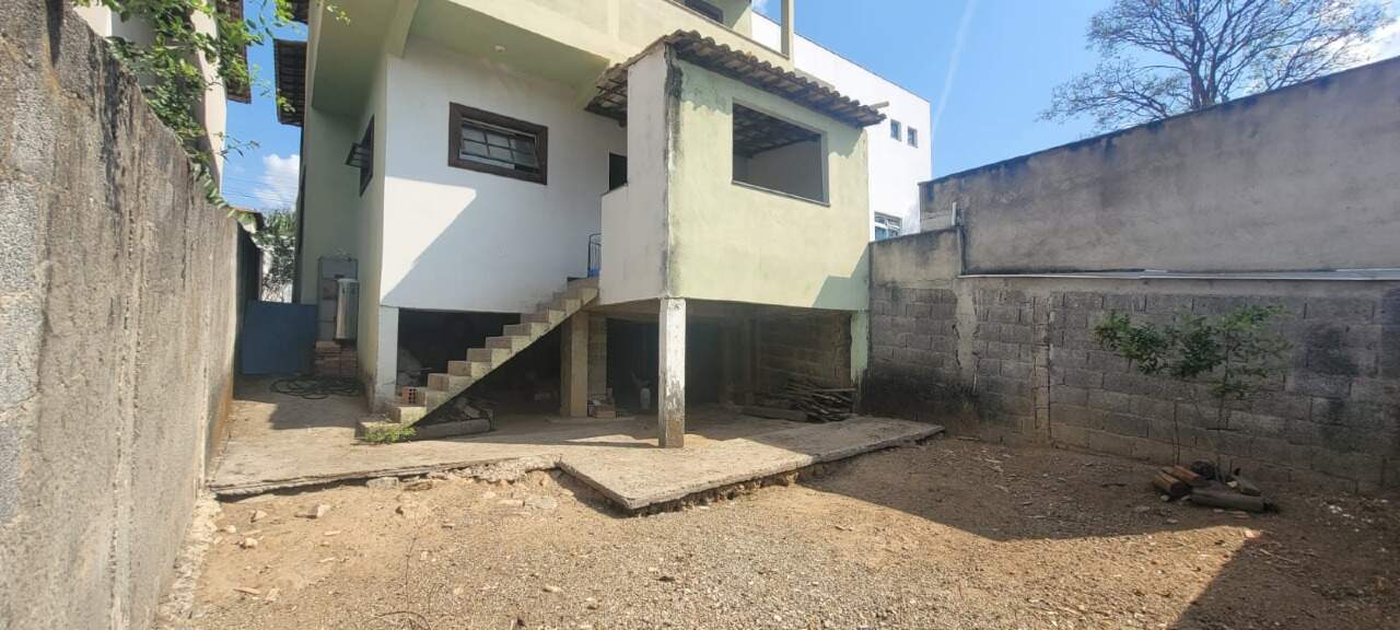Casa à venda no CÉU AZUL: 