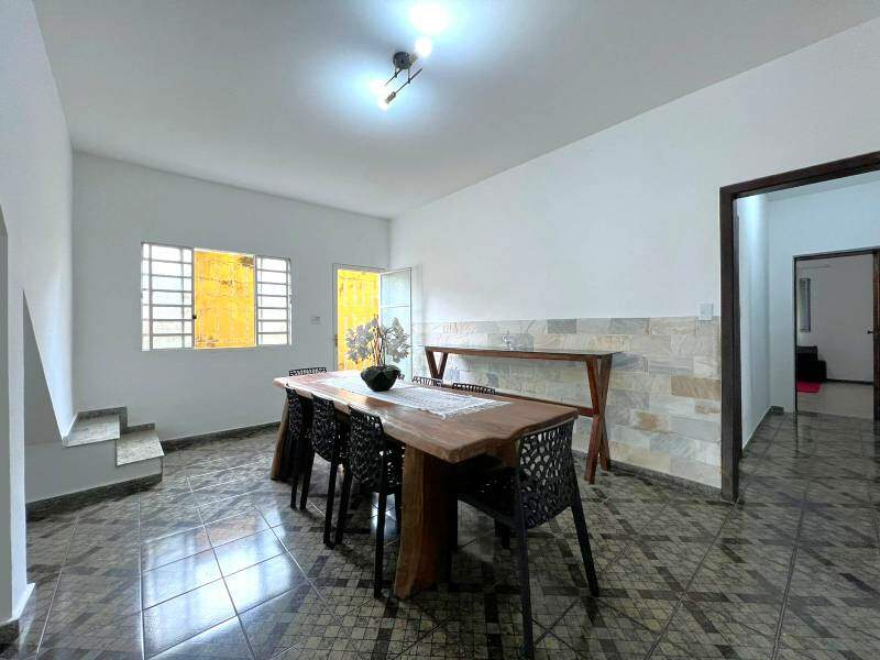 Casa à venda no Planalto: 