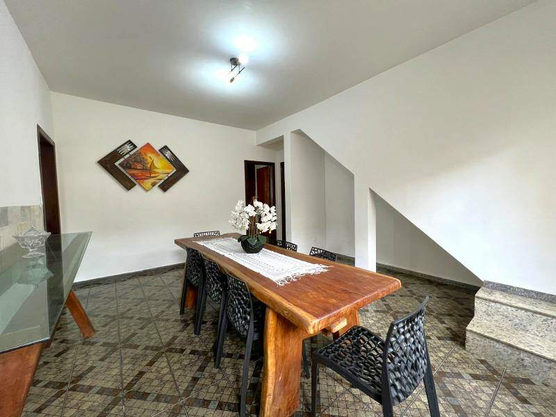 Casa à venda no Planalto: 