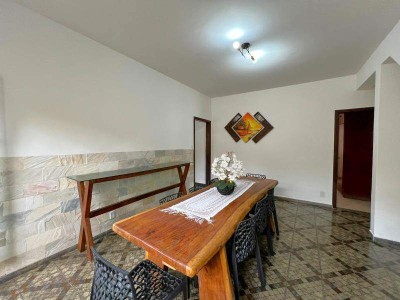 Casa à venda no Planalto: 