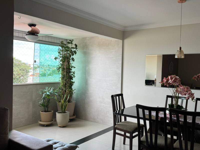 Apartamento à venda no Itapoã: 