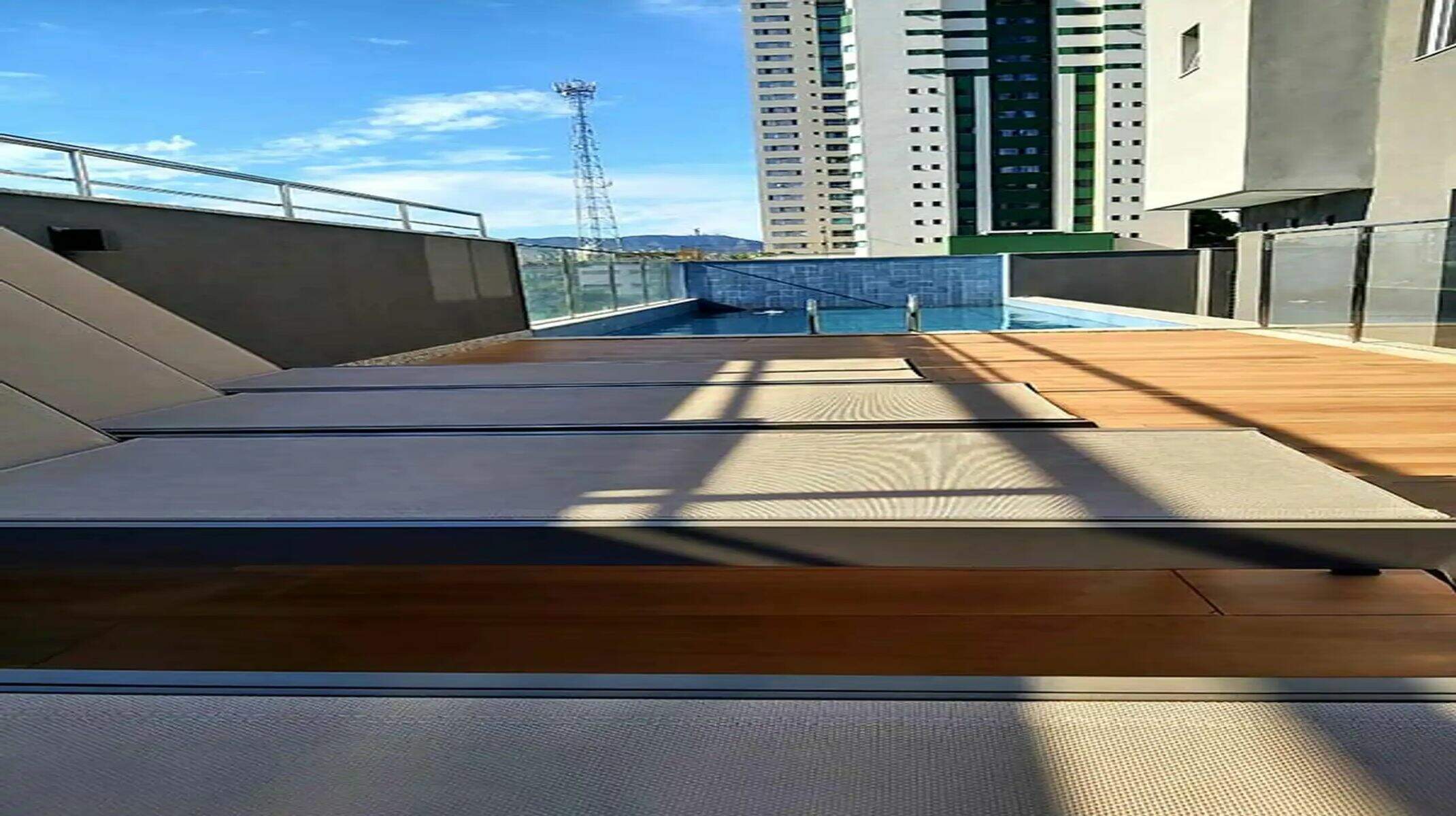 Apartamento à venda no Sagrada Família: Piscina com deck