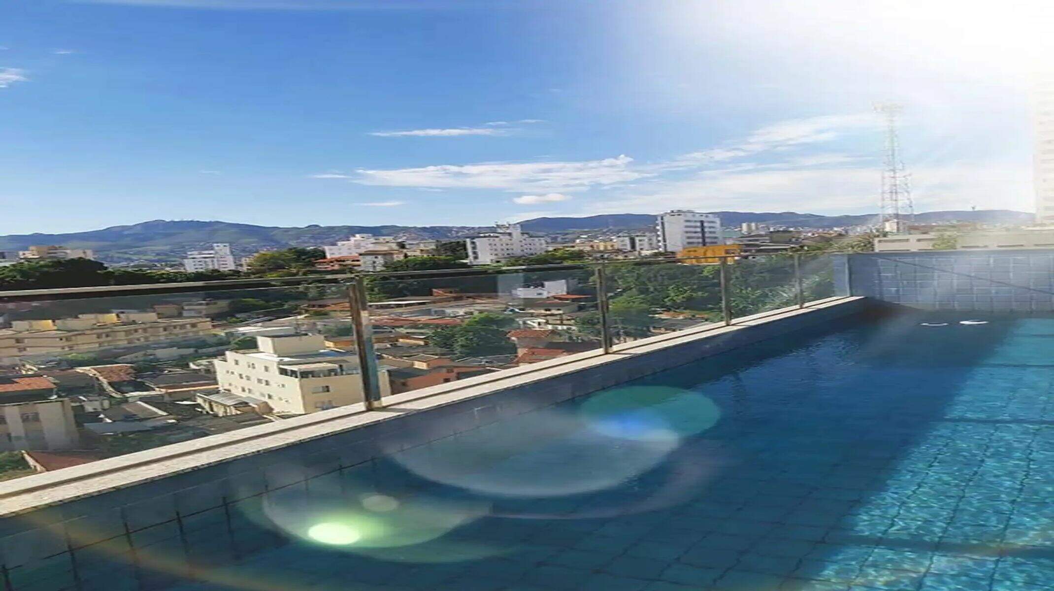 Apartamento à venda no Sagrada Família: Piscina