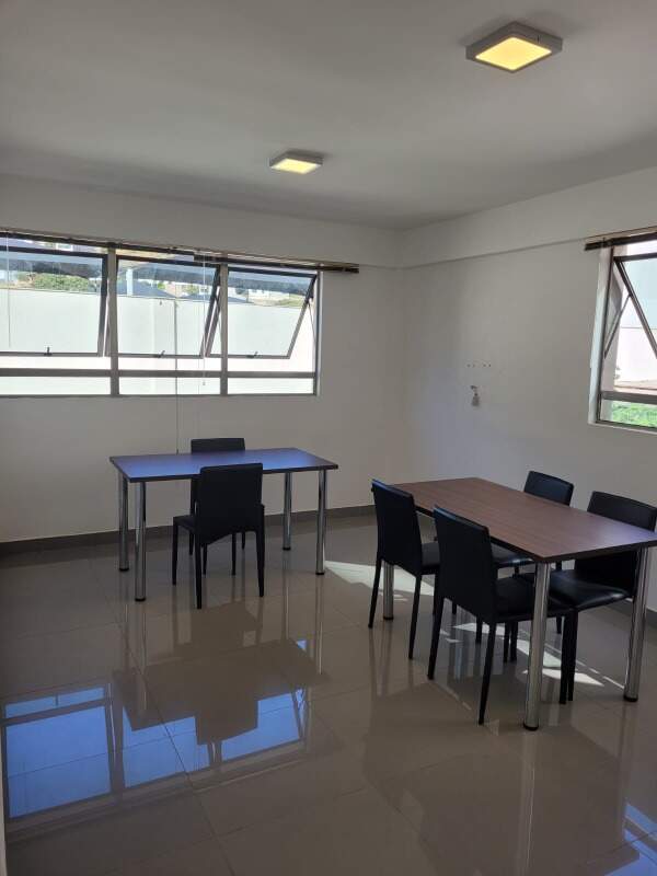 Sala à venda no Santa Lúcia: 
