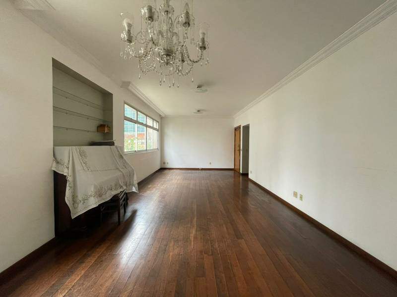 Apartamento à venda no Funcionários: 