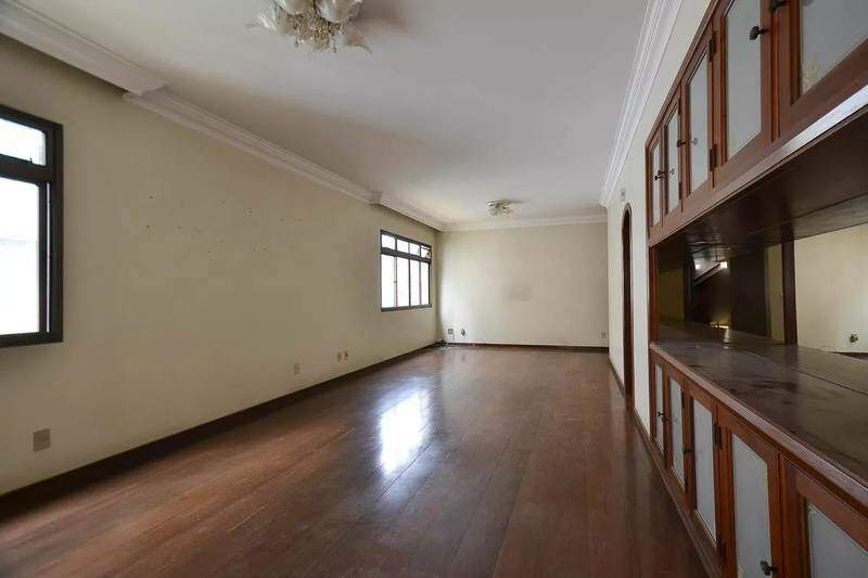 Apartamento à venda no Funcionários: 