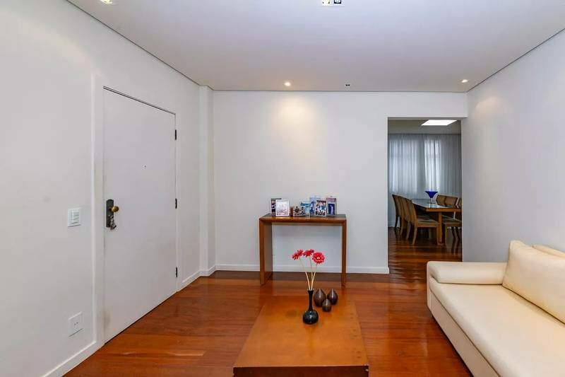 Apartamento à venda no Coração de Jesus: 