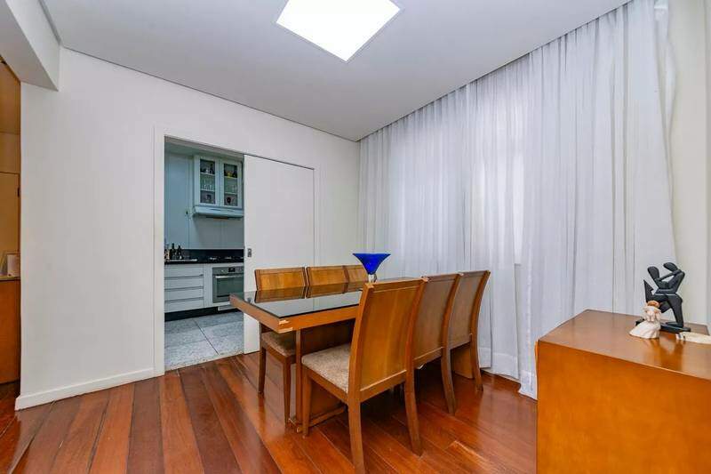 Apartamento à venda no Coração de Jesus: 