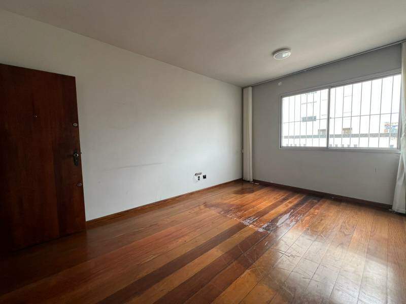 Apartamento à venda no Sagrada Família: 
