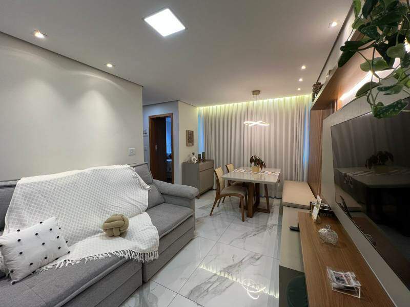 Apartamento à venda no DONA CLARA: 