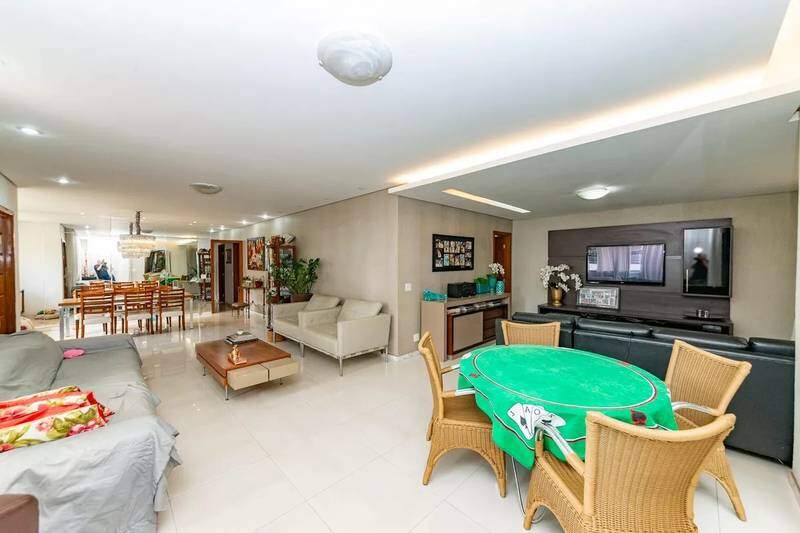 Casa à venda no Gutierrez: 
