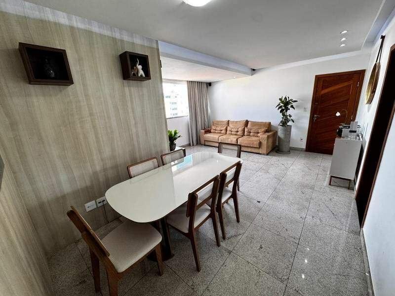 Apartamento à venda no Sagrada Família: 