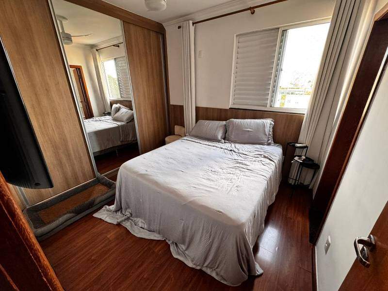 Apartamento à venda no Sagrada Família: 