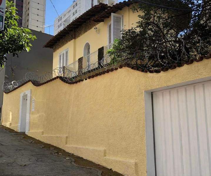 Casa à venda no Lourdes: 