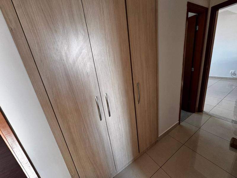 Apartamento à venda no Colégio Batista: 