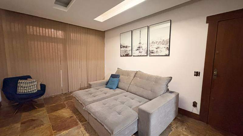 Apartamento à venda no Coração de Jesus: 
