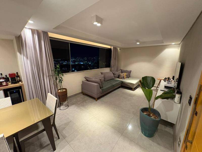 Apartamento à venda no Fernão Dias: 