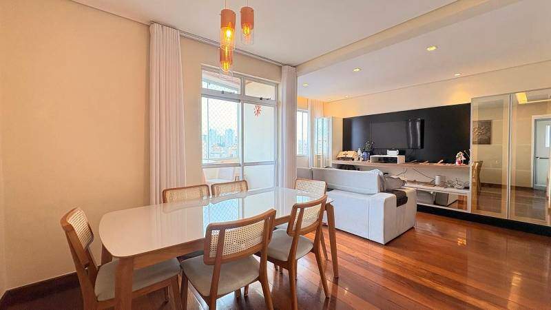 Apartamento à venda no Grajaú: 