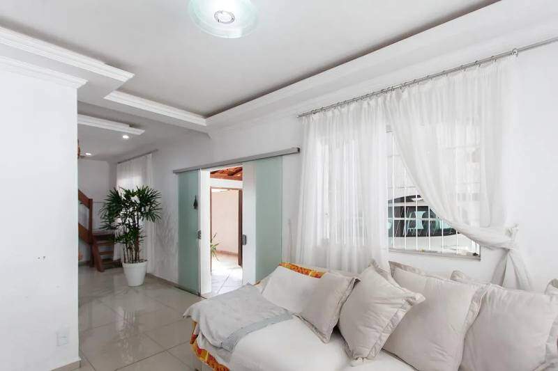 Casa à venda no SANTA MÔNICA: 