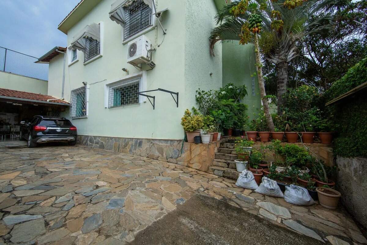 Casa à venda no Prado: 