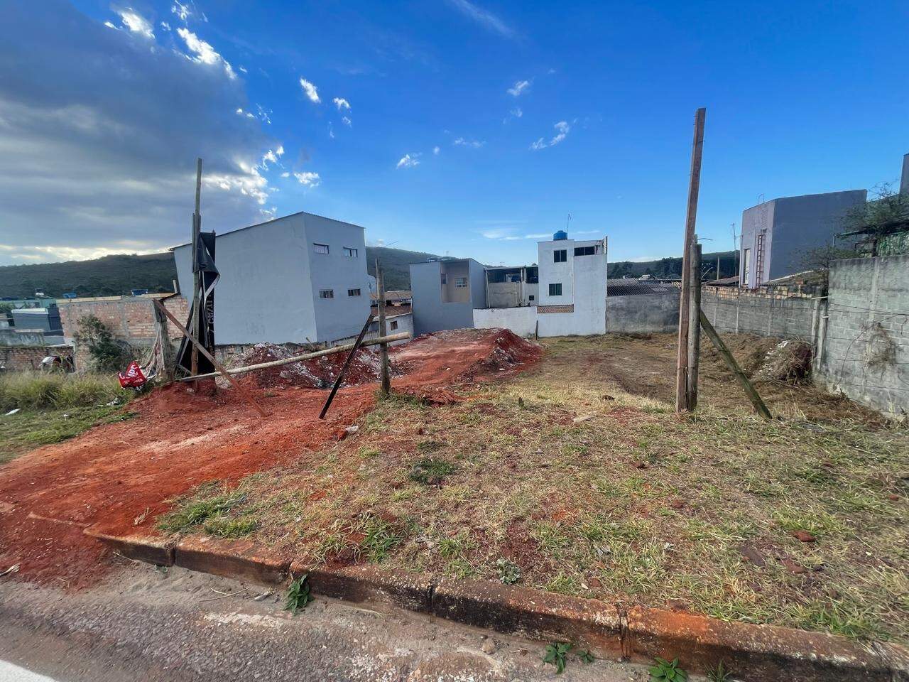 Lote à venda no Jardim Canadá: 