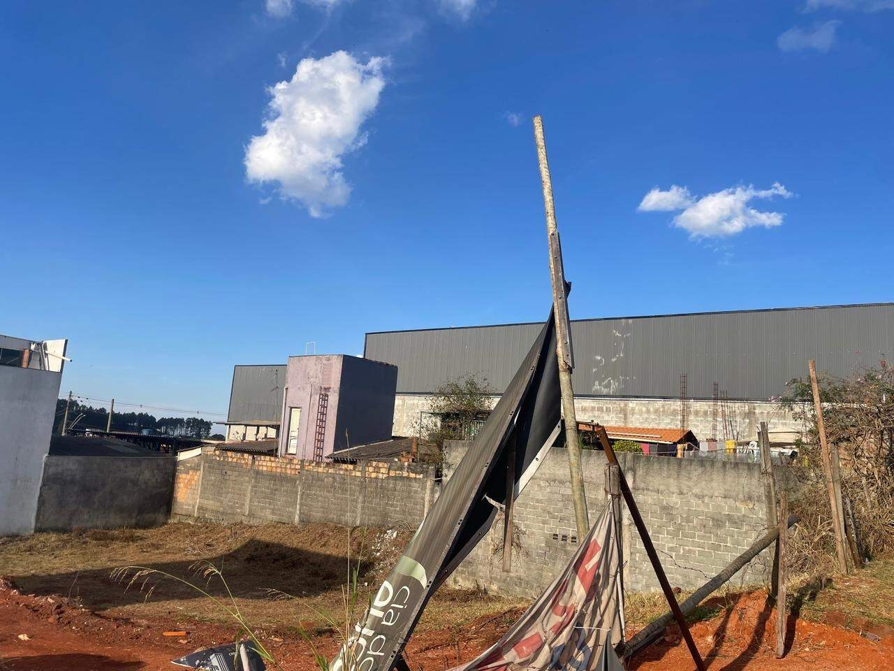 Lote à venda no Jardim Canadá: 