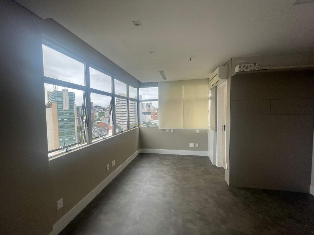 Sala à venda no Gutierrez: 