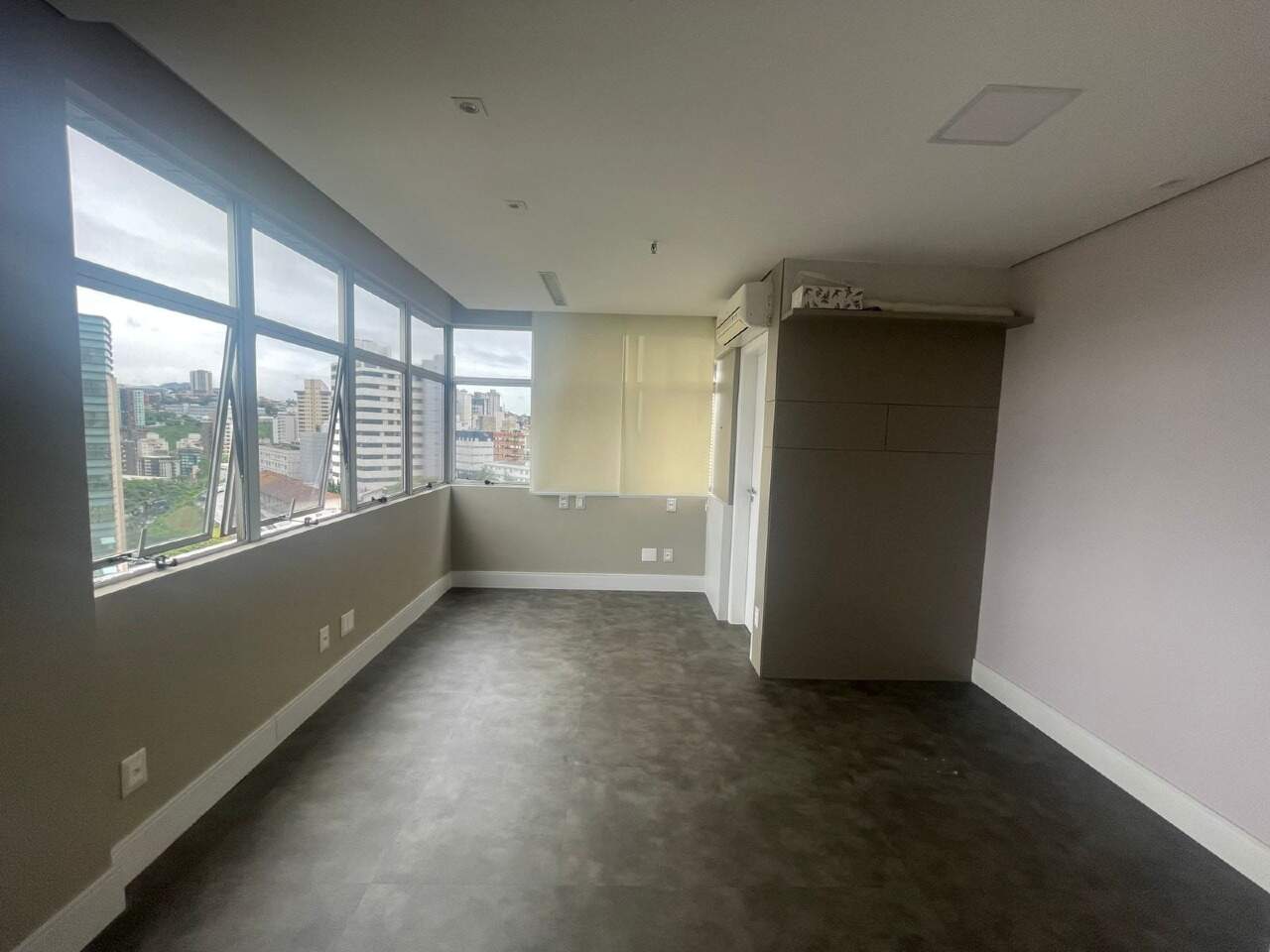 Sala à venda no Gutierrez: 