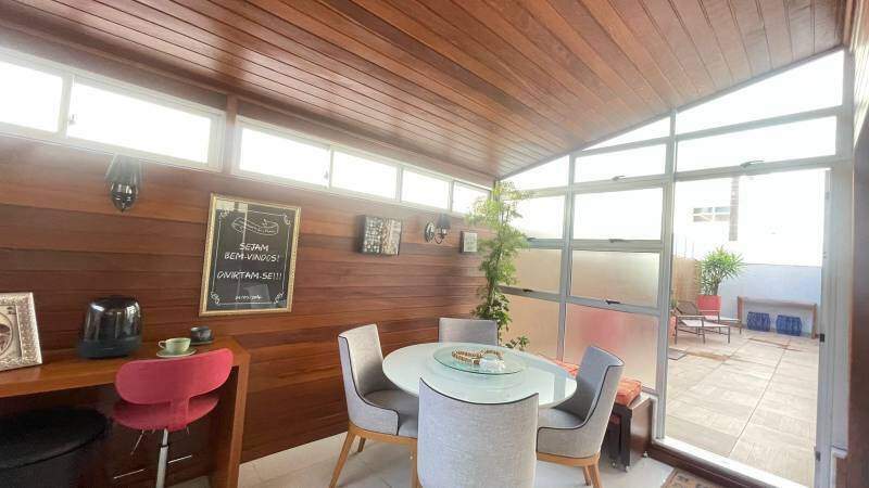 Casa à venda no Funcionários: 