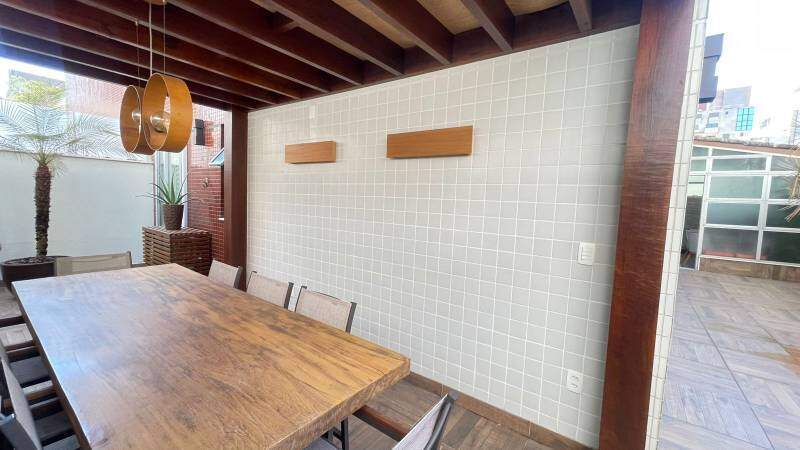 Casa à venda no Funcionários: 