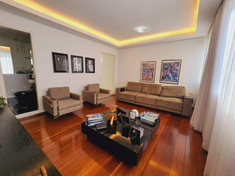 Apartamento à venda no Funcionários: 