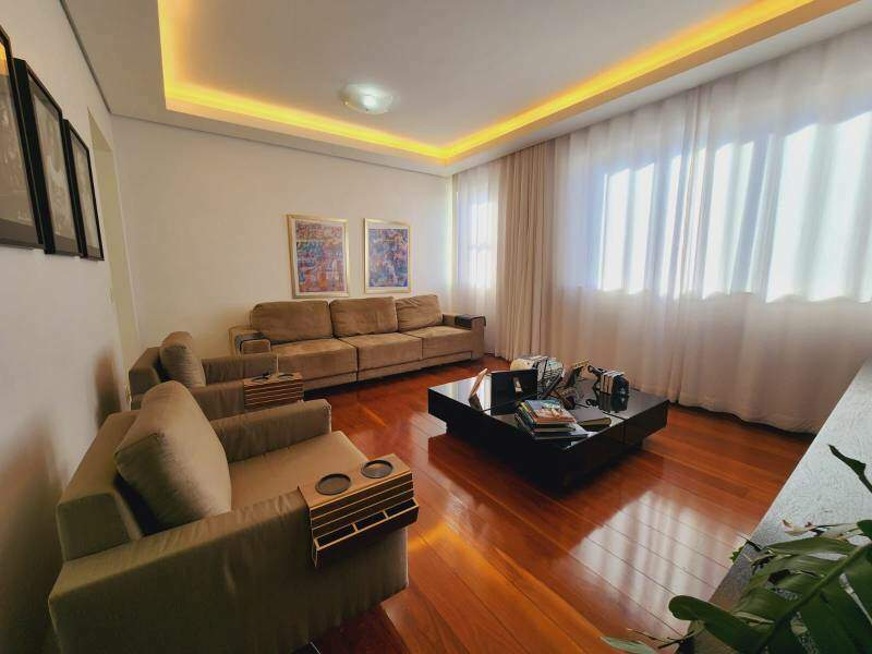 Apartamento à venda no Funcionários: 