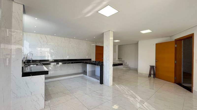 Casa à venda no Estoril: 