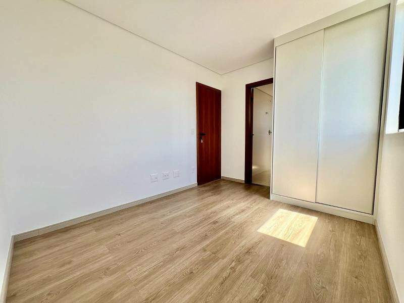 Apartamento à venda no PAMPULHA: 