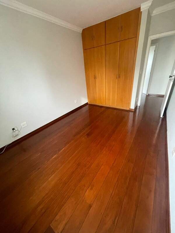 Apartamento à venda no Sagrada Família: 
