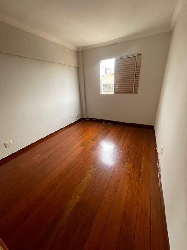 Apartamento à venda no Sagrada Família: 