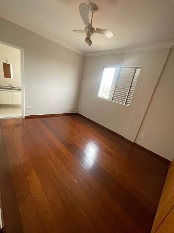 Apartamento à venda no Sagrada Família: 