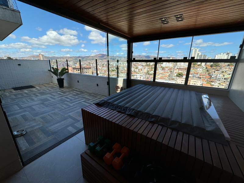 Casa à venda no Sagrada Família: 