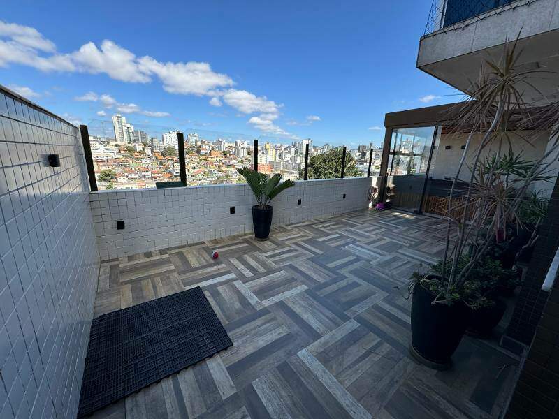 Casa à venda no Sagrada Família: 