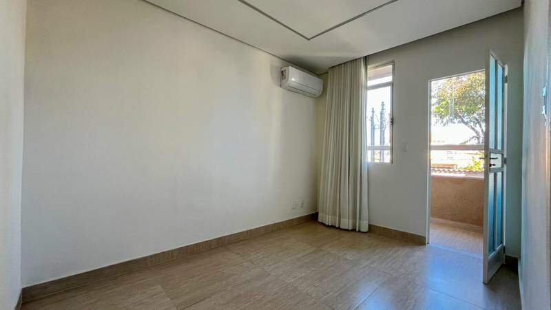 Apartamento à venda no SANTA MÔNICA: 