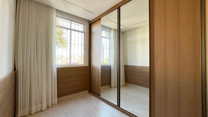 Apartamento à venda no SANTA MÔNICA: 