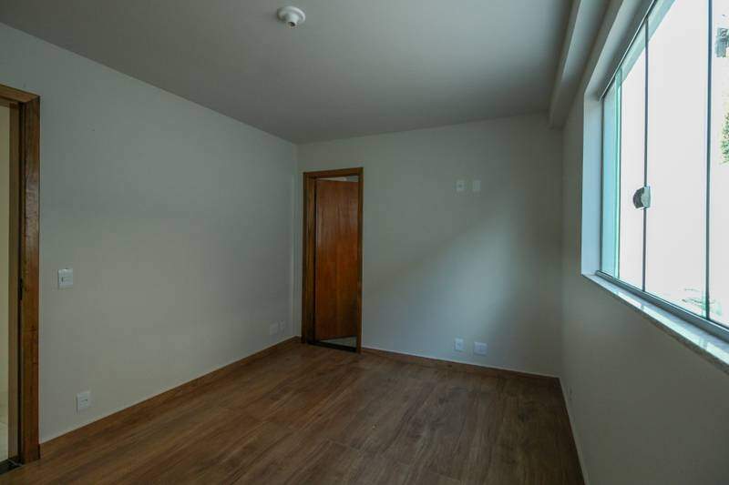 Casa à venda no SANTA MÔNICA: 