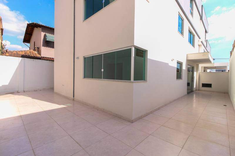 Casa à venda no SANTA MÔNICA: 